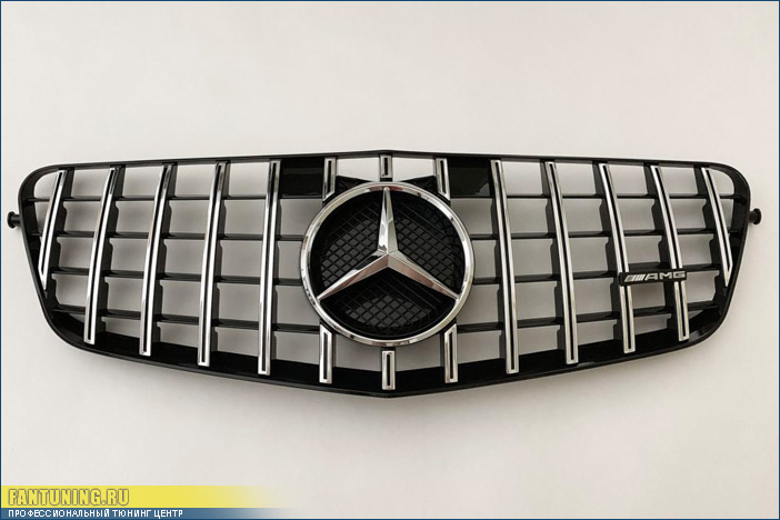 Решетка радиатора в стиле GT на Mercedes W212