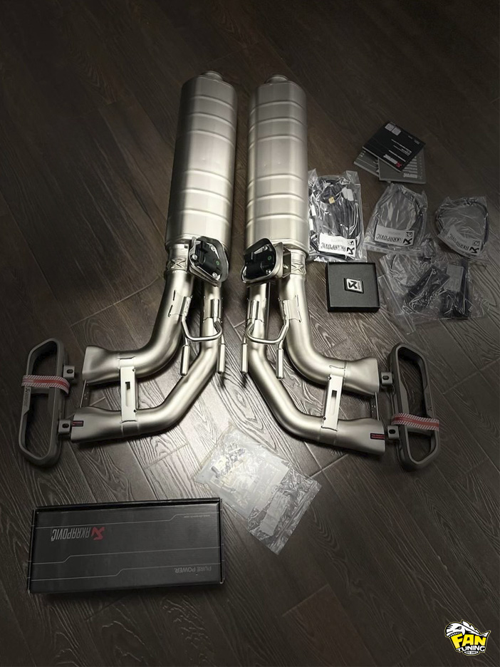 Оригинальная выхлопная система Акрапович (Akrapovic) на Мерседес (Mercedes) G63 W463a