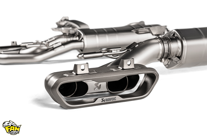 Оригинальная выхлопная система Акрапович (Akrapovic) на Мерседес (Mercedes) G63 W463a