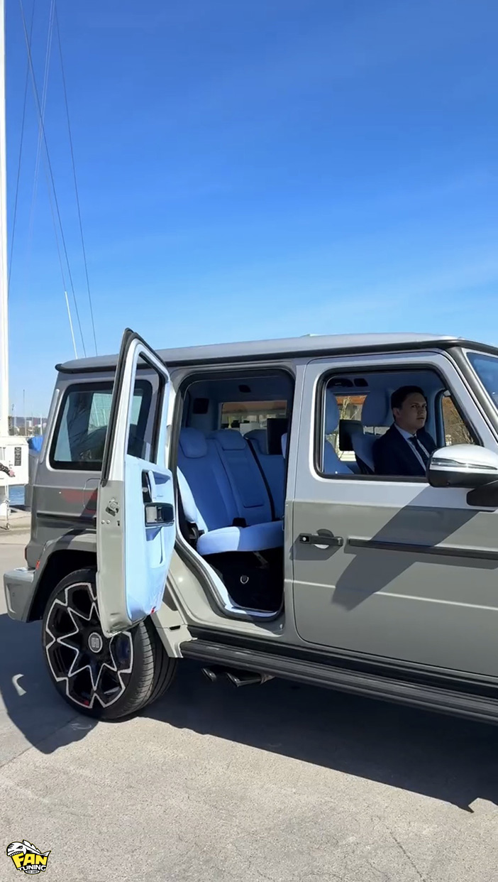 Изготовление на Мерседесе (Mercedes) G открытия задних дверей против движения (как на Роллс Ройсе)