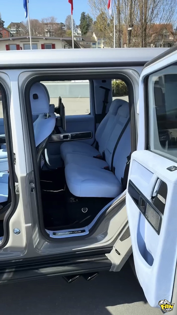 Изготовление на Мерседесе (Mercedes) G открытия задних дверей против движения (как на Роллс Ройсе)