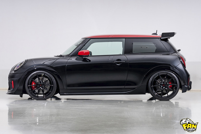 Новый тюнинг на Mini Cooper John Cooper Works F66 от японского ателье AIMGAIN