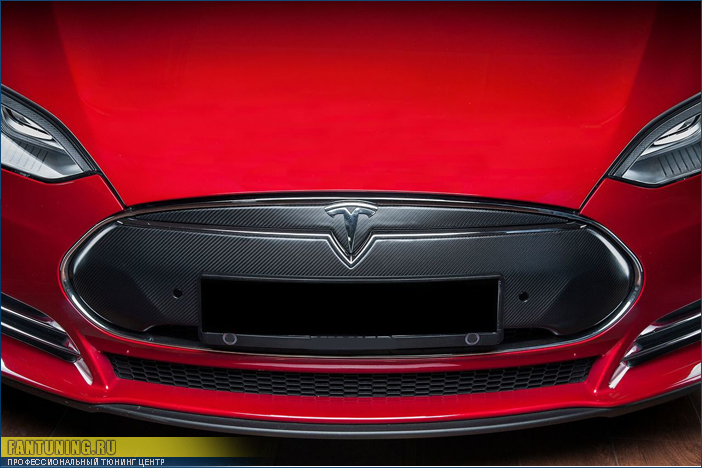 Решетка радиатора из карбона для Теслы (Tesla) Model S