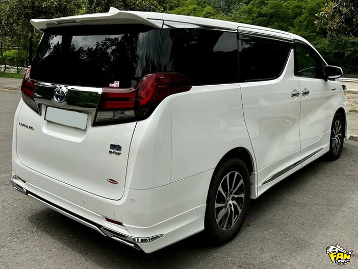 Аэродинамический обвес Моделлиста (Modellista) на Тойота (Toyota) Alphard H30 2015-2017