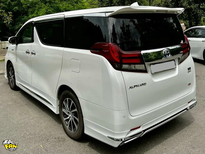 Аэродинамический обвес Моделлиста (Modellista) на Тойота (Toyota) Alphard H30 2015-2017