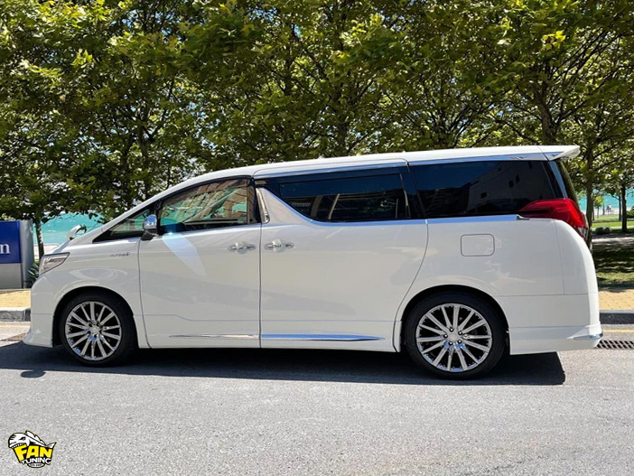 Аэродинамический обвес Моделлиста (Modellista) на Тойота (Toyota) Alphard H30 2015-2017