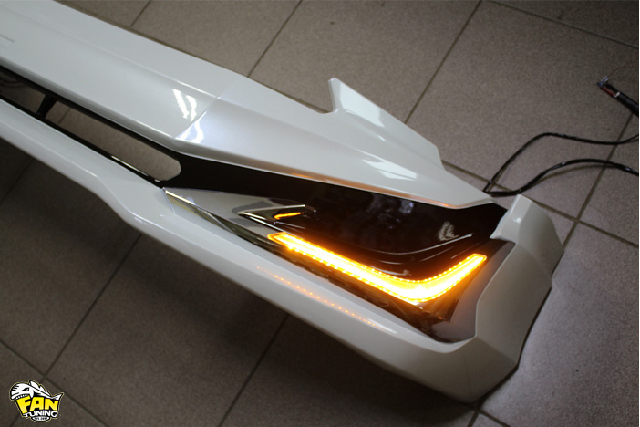 Накладка переднего бампера Моделлиста (Modellista) с ходовыми огнями и поворотником на Prado 150 2018+