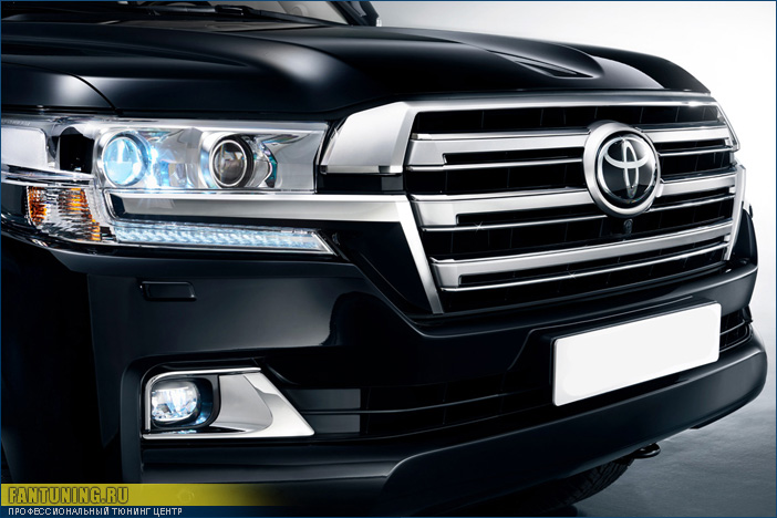 Комплект рестайлинга Тойоты ( Toyota ) Land Cruiser 200 2007-2015 годов выпуска в авто 2016 модельного года.