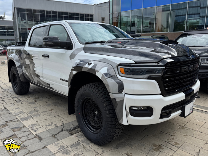 Изготовление карбонового капота в стиле TRX на RAM 1500