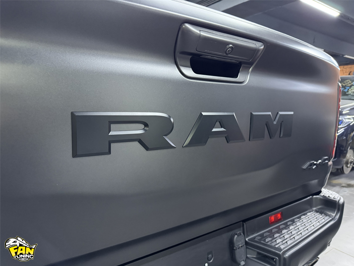 Оклейка матовой полиуретановой защитной антигравийной пленкой кузова РАМ (RAM)