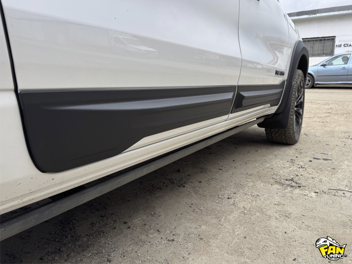 Установка наших расширителей колесных арок, брызговиков и накладок на двери на РАМ (RAM) Long Horn