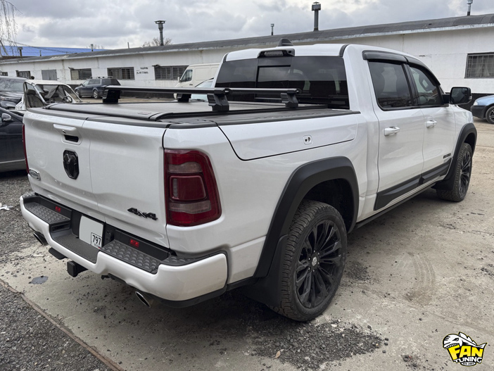 Установка наших расширителей колесных арок, брызговиков и накладок на двери на РАМ (RAM) Long Horn