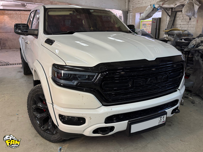 Установка расширителей колесных арок и брызговиков на РАМ (RAM) 1500  2018 года