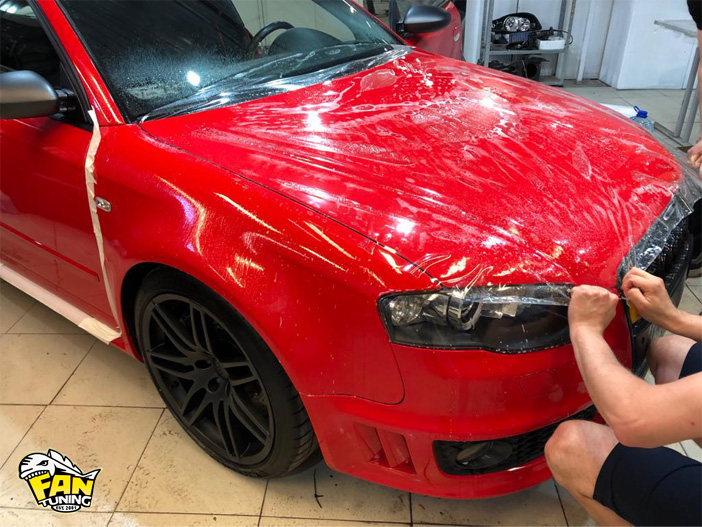 Покрытие защитной полиуретановой пленкой зон риска на Ауди (Audi) RS4