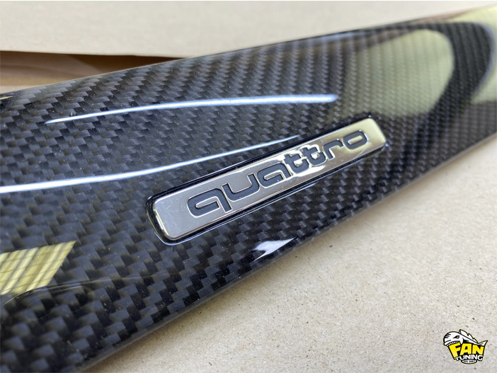 Ламинация настоящим карбоном деталей салона Ауди А4 (Audi A4)