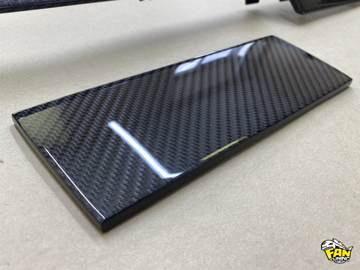 Ламинация настоящим карбоном деталей салона Ауди А4 (Audi A4)