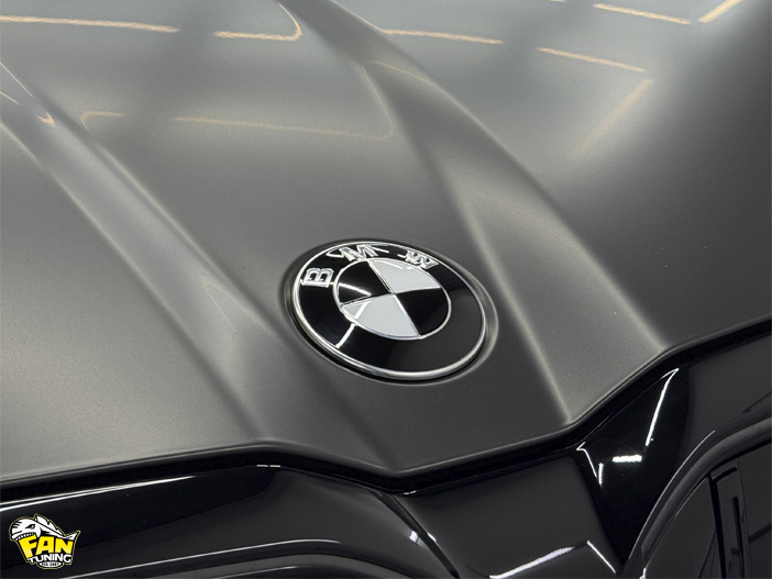 Оклейка черной матовой полиуретановой пленкой кузова БМВ (BMW) G60 5 series