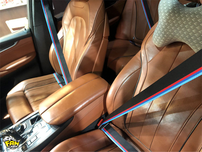 Установка ремней безопасности с М триколором на БМВ (BMW) X5 F15