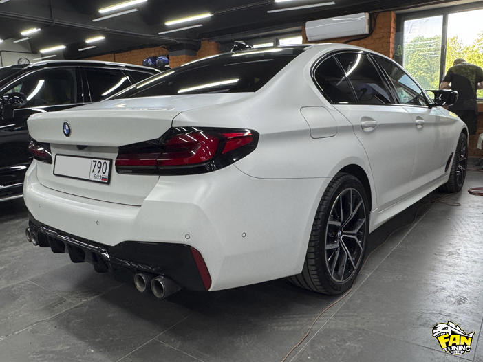 Оклейка матовой полиуретановой защитной пленкой кузова БМВ (BMW) G30 белого цвета