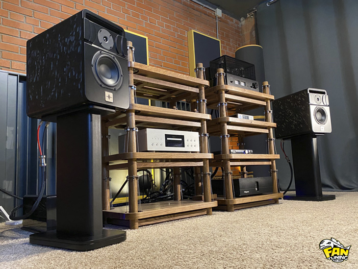 Ламинация кованным карбоном корпусов колонок Hi-End акустики