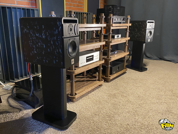 Ламинация кованным карбоном корпусов колонок Hi-End акустики