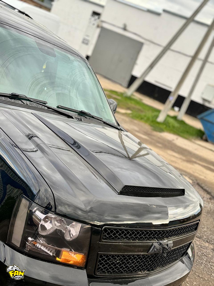 Установка накладки на капот Шевроле Тахо (Chevrolet Tahoe)