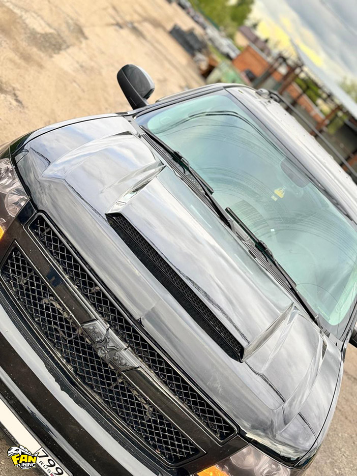 Установка накладки на капот Шевроле Тахо (Chevrolet Tahoe)