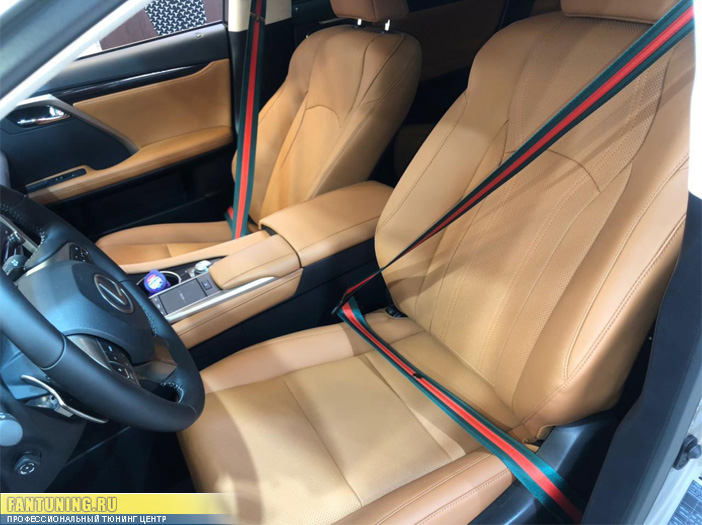 Установка цветных ремней безопасности в стиле GUCCI на Лексус (Lexus) RX