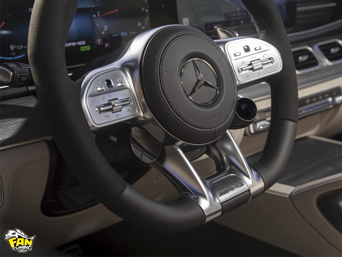 Отделка руля настоящим карбоном и покраска кнопок в черный мат на Мерседесе (Mercedes) GLS X167
