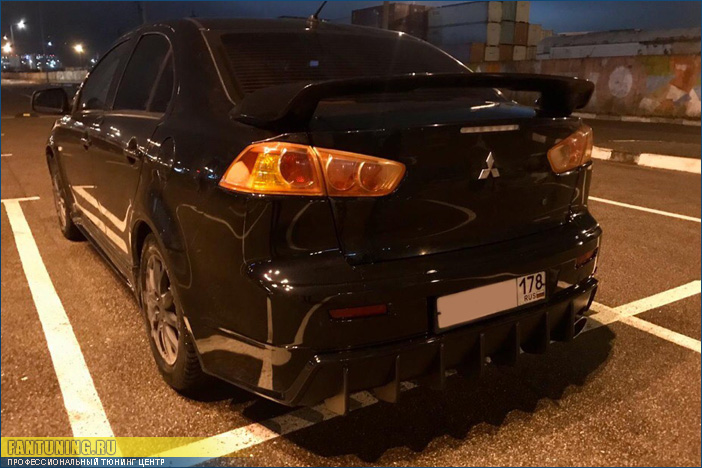 Установка и окраска накладки на задний бампер Мицубиси Ланцер (Mitsubishi Lancer) X