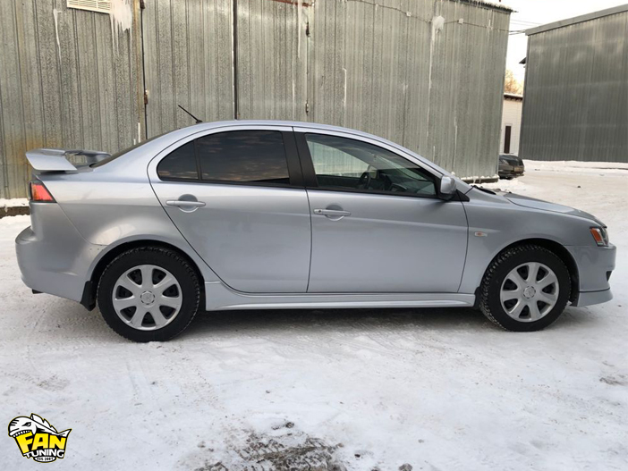 Установка небольшого обвеса на Мицубиши (Mitsubishi) Lancer X