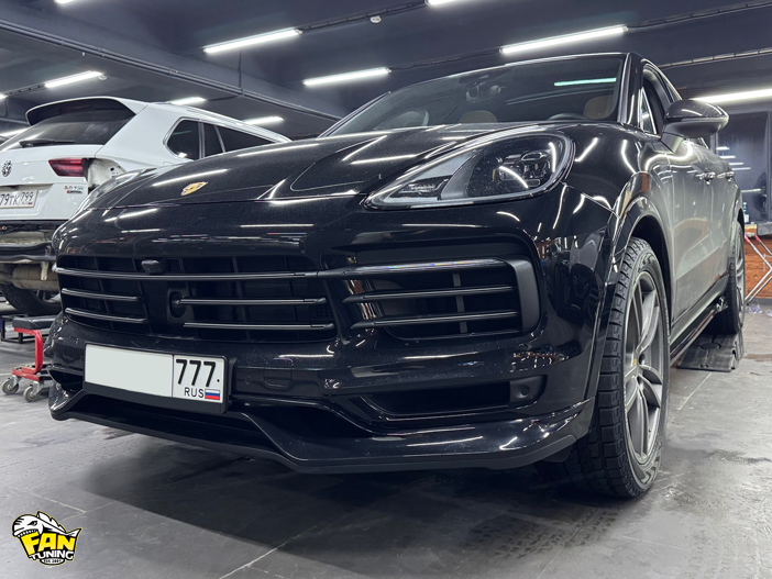 Установка сплиттеров под пороги и диффузора заднего бампера на Порше Кайенн (Porsche Cayenne) Coupe