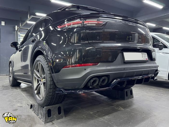 Установка сплиттеров под пороги и диффузора заднего бампера на Порше Кайенн (Porsche Cayenne) Coupe